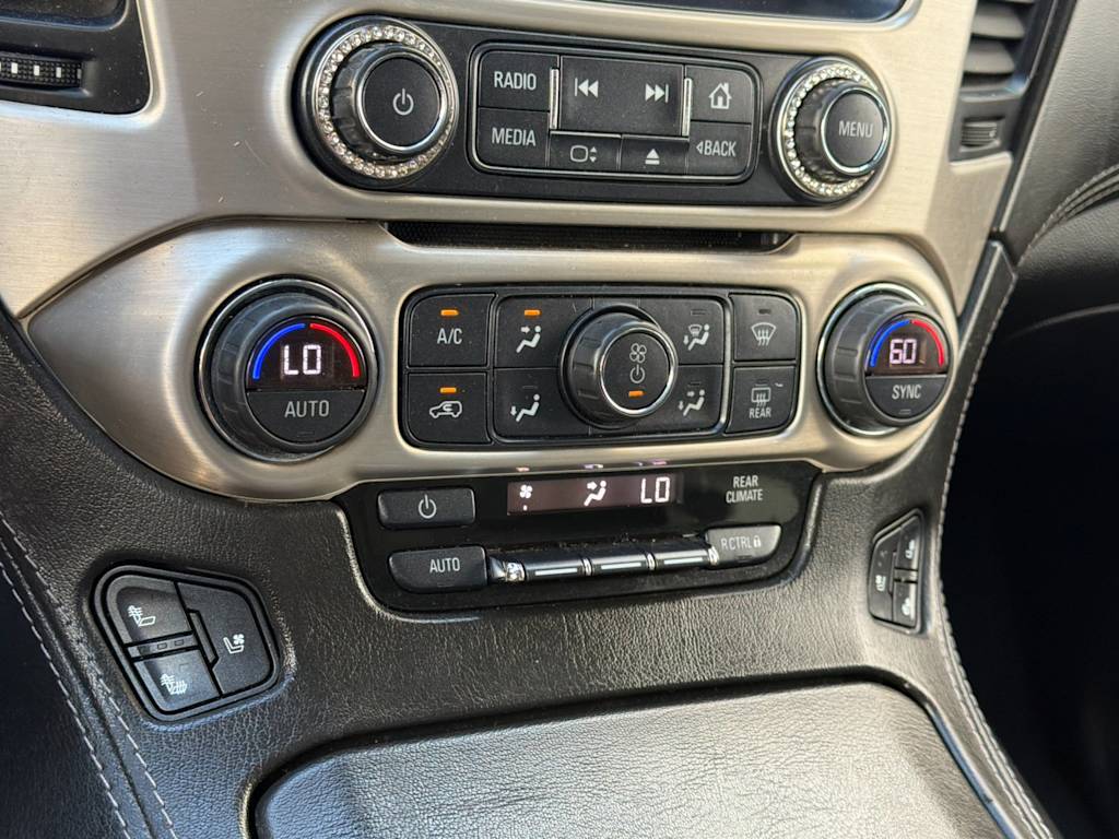 Thumbnail: 2020 GMC Yukon XL - 28