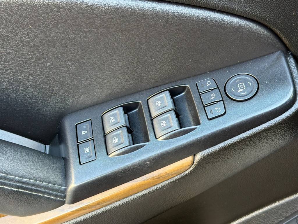Thumbnail: 2020 GMC Yukon XL - 23