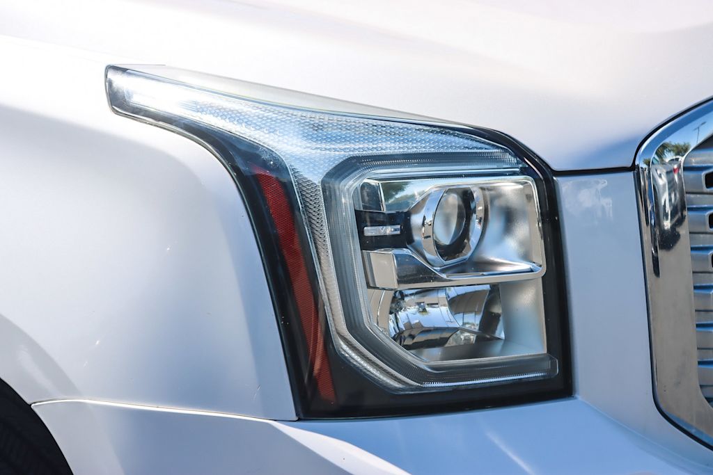 Thumbnail: 2016 GMC Yukon XL - 18