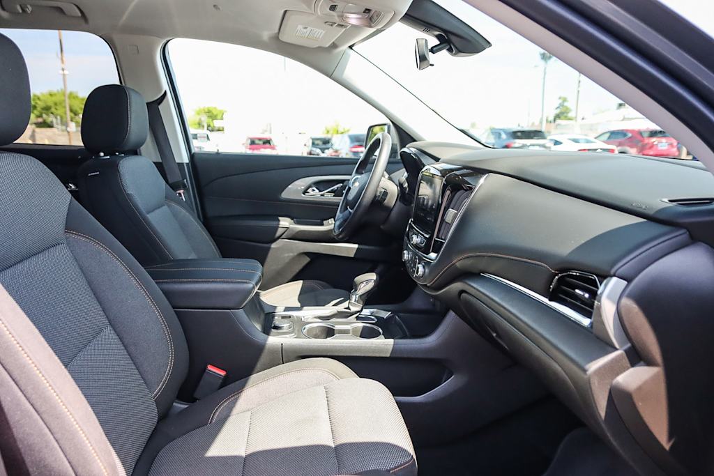 2021 Chevrolet Traverse LT 9