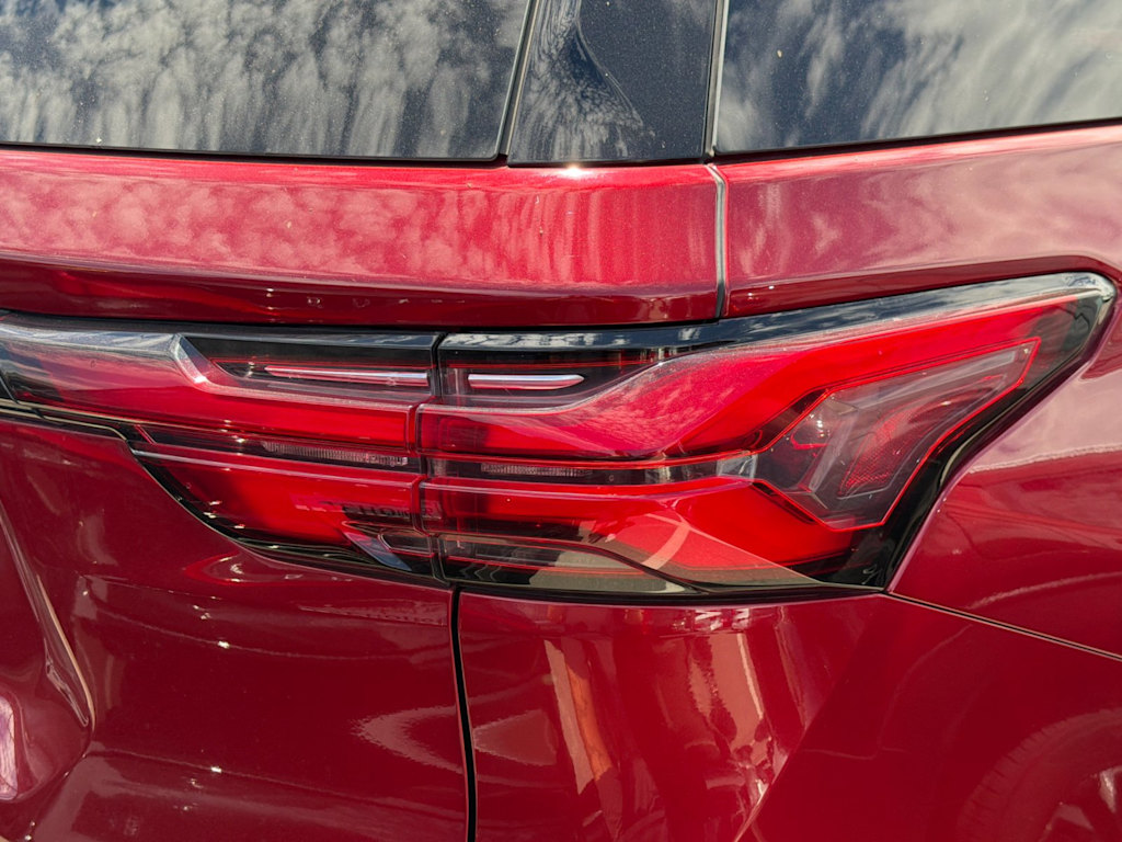 Thumbnail: 2022 Chevrolet Traverse - 16