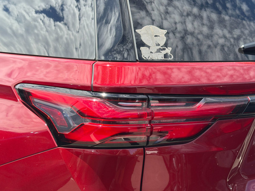 Thumbnail: 2022 Chevrolet Traverse - 13