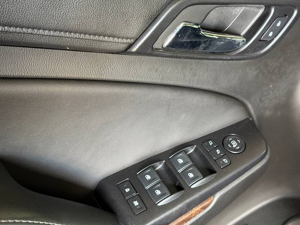 Thumbnail: 2018 Chevrolet Tahoe - 20