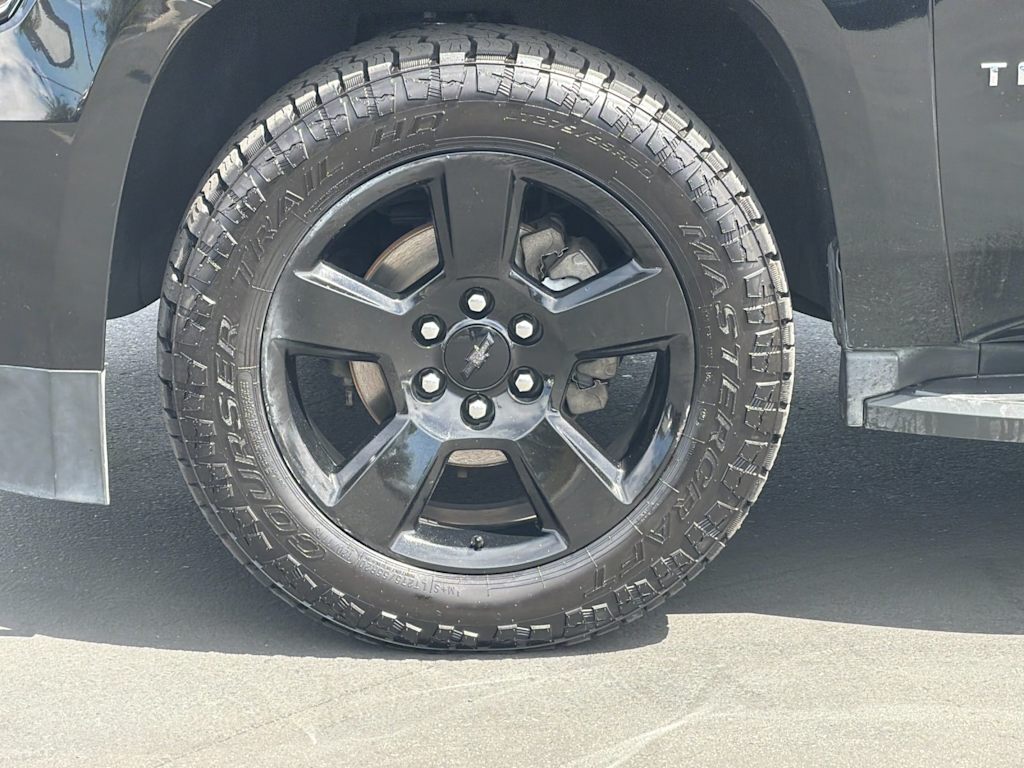 Thumbnail: 2018 Chevrolet Tahoe - 8