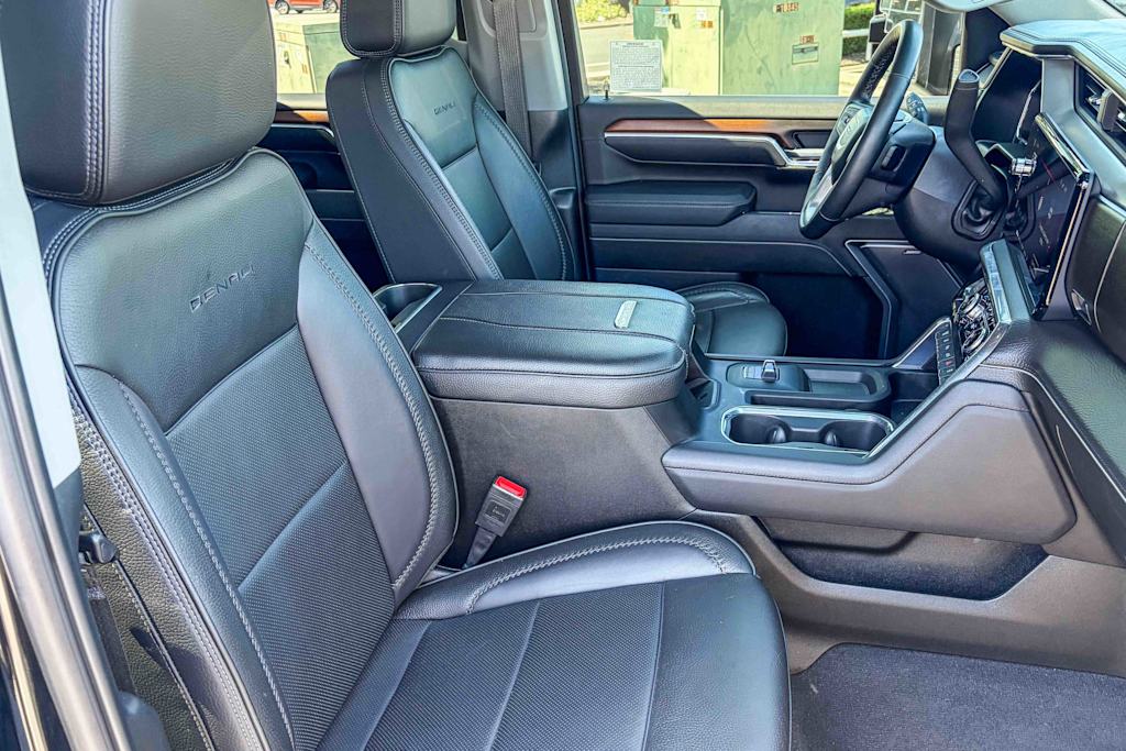 Thumbnail: 2025 GMC Sierra 2500 - 10