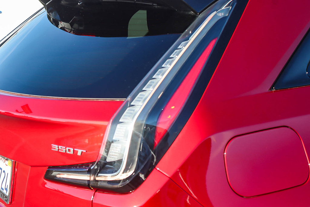 Thumbnail: 2024 Cadillac XT4 - 20