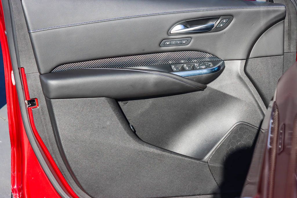 Thumbnail: 2024 Cadillac XT4 - 23