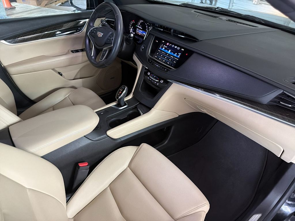 Thumbnail: 2017 Cadillac XT5 - 12