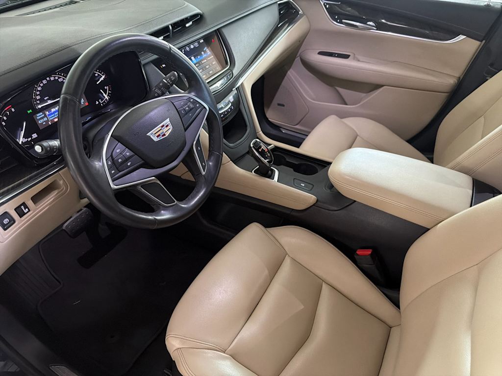 Thumbnail: 2017 Cadillac XT5 - 9
