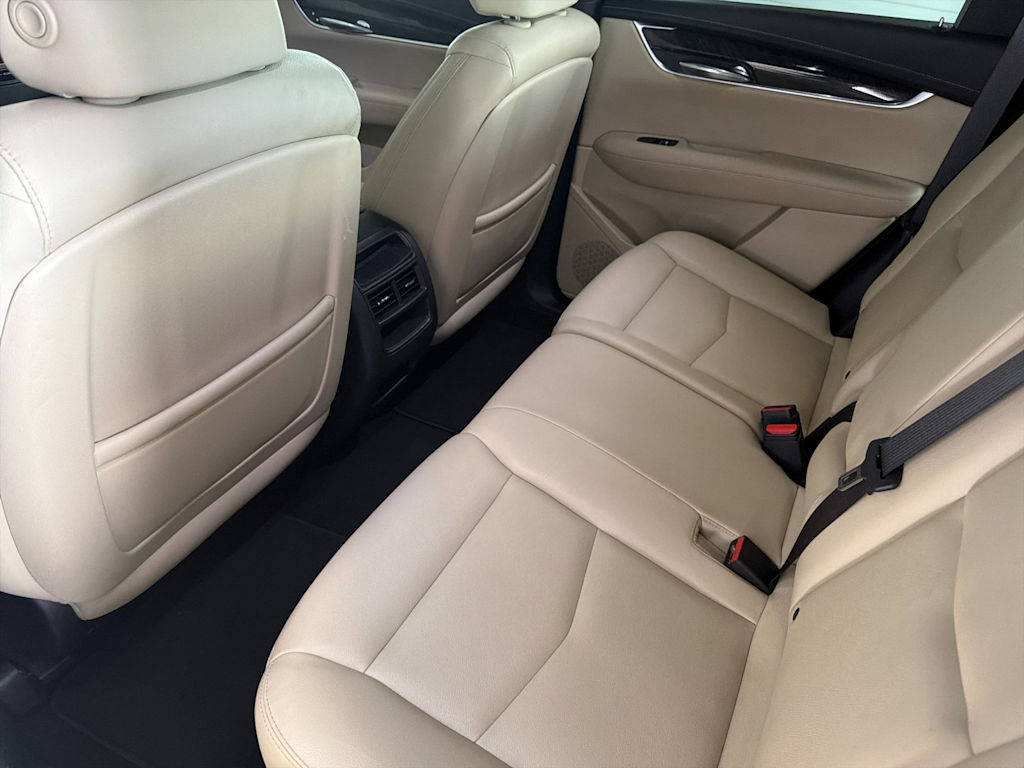 Thumbnail: 2017 Cadillac XT5 - 10