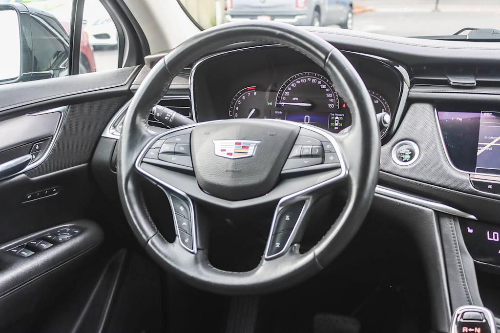 Thumbnail: 2017 Cadillac XT5 - 8