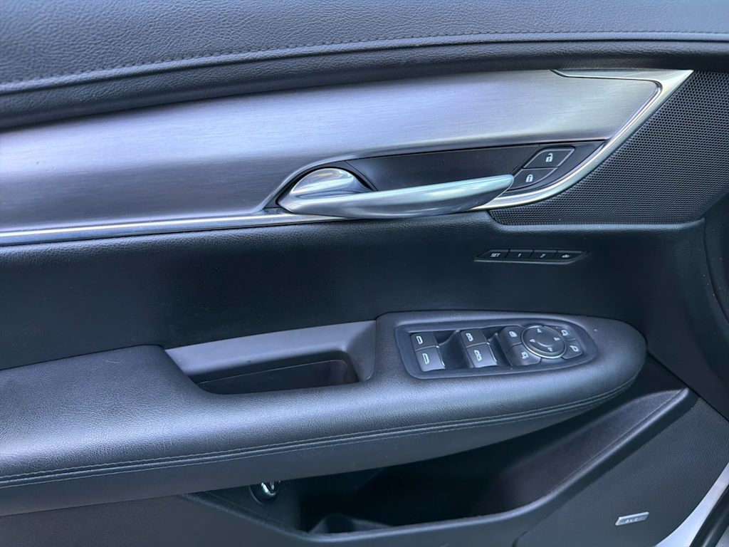 Thumbnail: 2019 Cadillac XT5 - 21