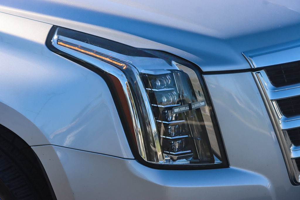 Thumbnail: 2018 Cadillac Escalade - 17