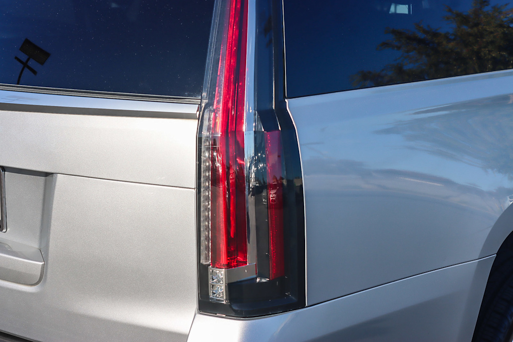 Thumbnail: 2018 Cadillac Escalade - 18