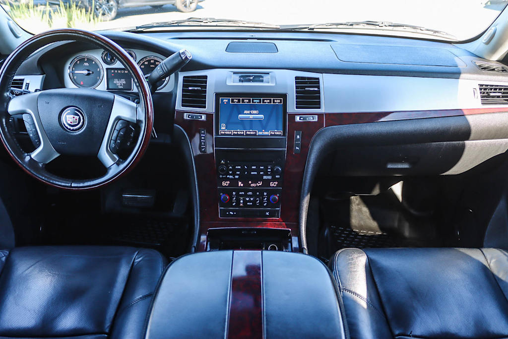 Thumbnail: 2011 Cadillac Escalade - 2