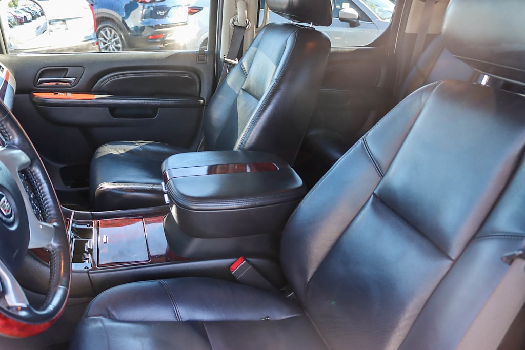 Thumbnail: 2011 Cadillac Escalade - 10