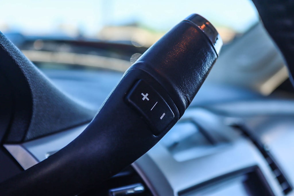 Thumbnail: 2011 Cadillac Escalade - 24