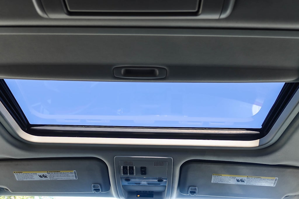 Thumbnail: 2011 Cadillac Escalade - 22