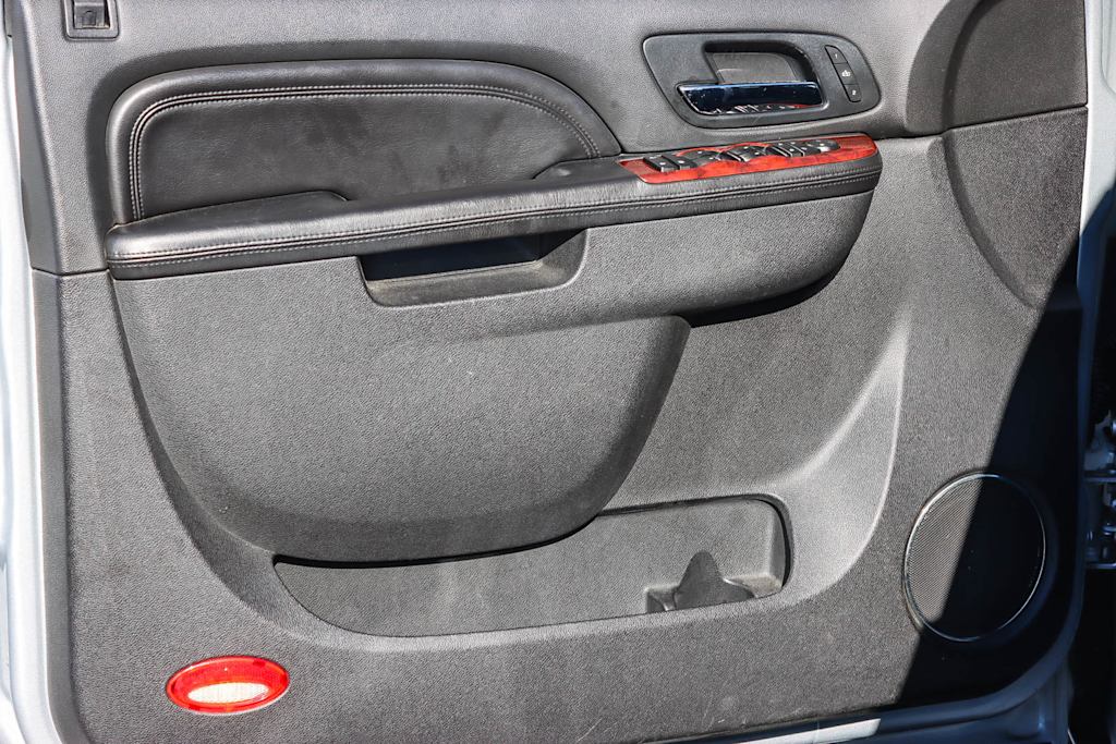 Thumbnail: 2011 Cadillac Escalade - 25