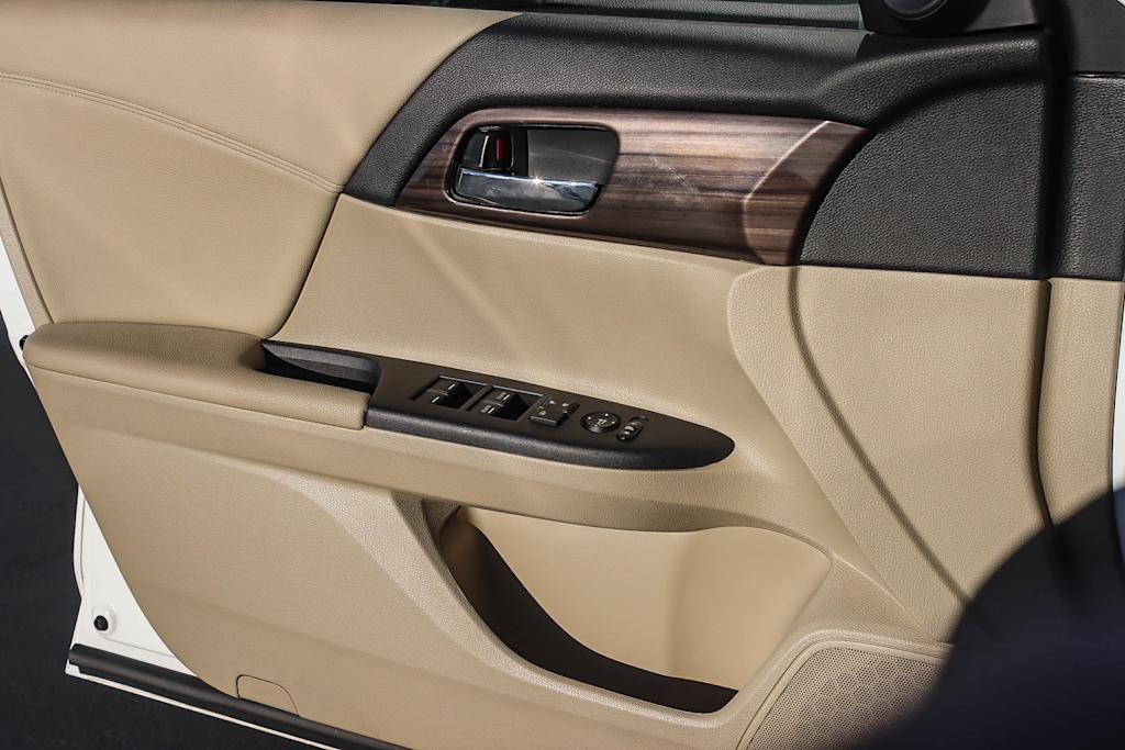 Thumbnail: 2017 Honda Accord - 25