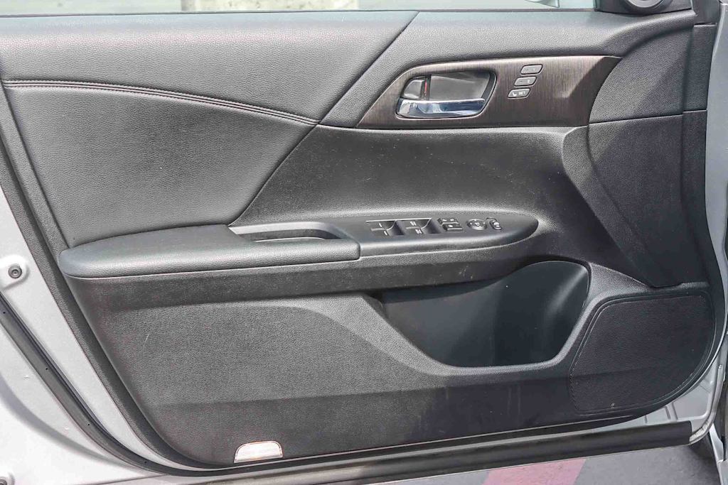 Thumbnail: 2015 Honda Accord - 23