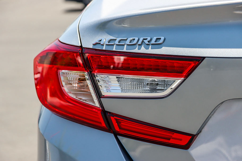 2019 Honda Accord LX 19