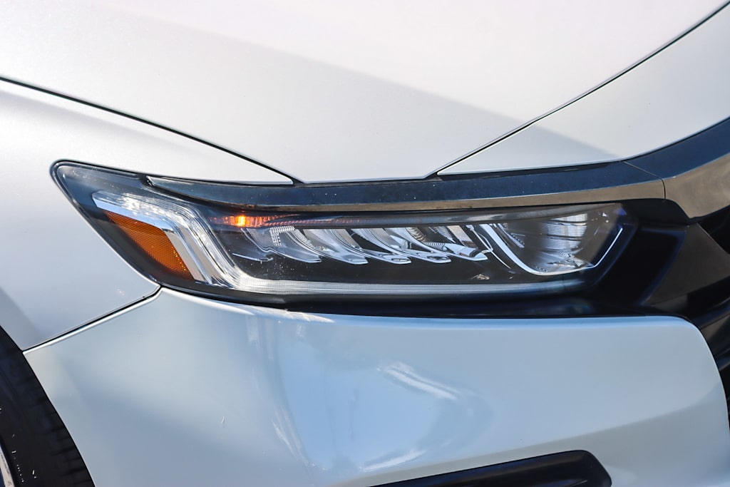 Thumbnail: 2018 Honda Accord - 18