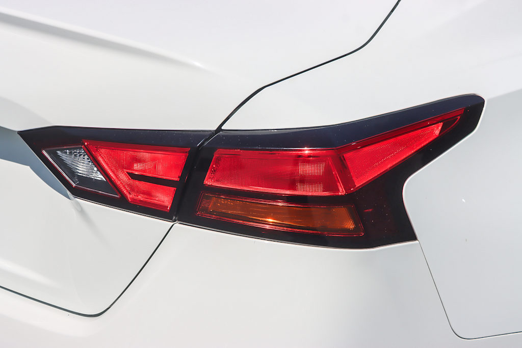 Thumbnail: 2019 Nissan Altima - 19