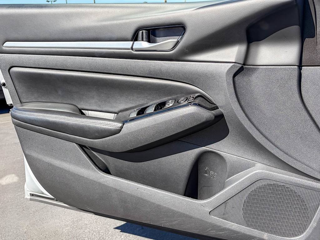 Thumbnail: 2023 Nissan Altima - 20