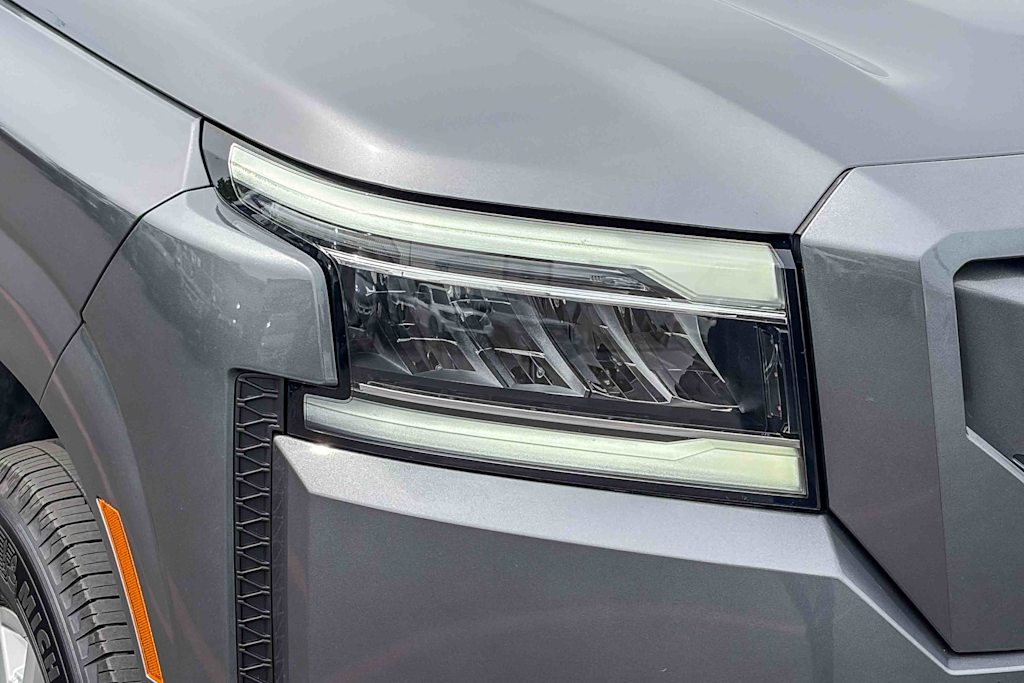 Thumbnail: 2023 Nissan Frontier - 18