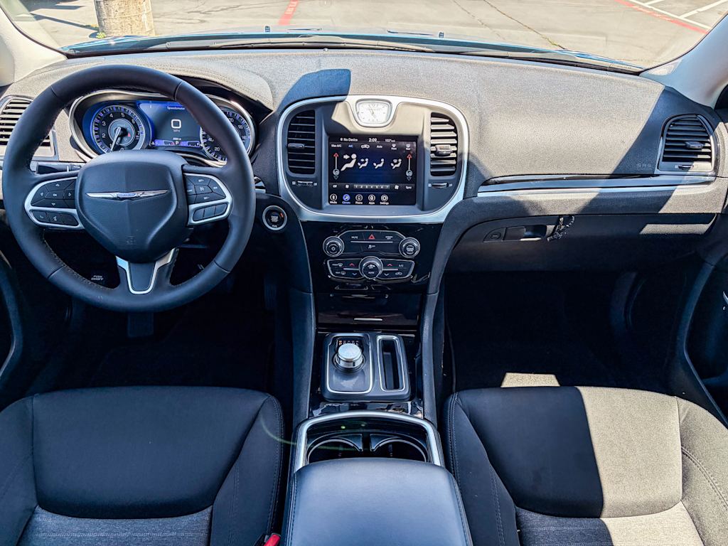 Thumbnail: 2023 Chrysler 300 - 2