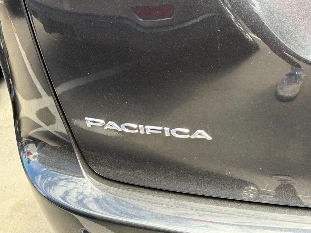 Thumbnail: 2023 Chrysler Pacifica - 15
