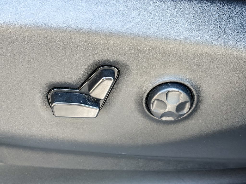 Thumbnail: 2024 Chrysler Pacifica - 21