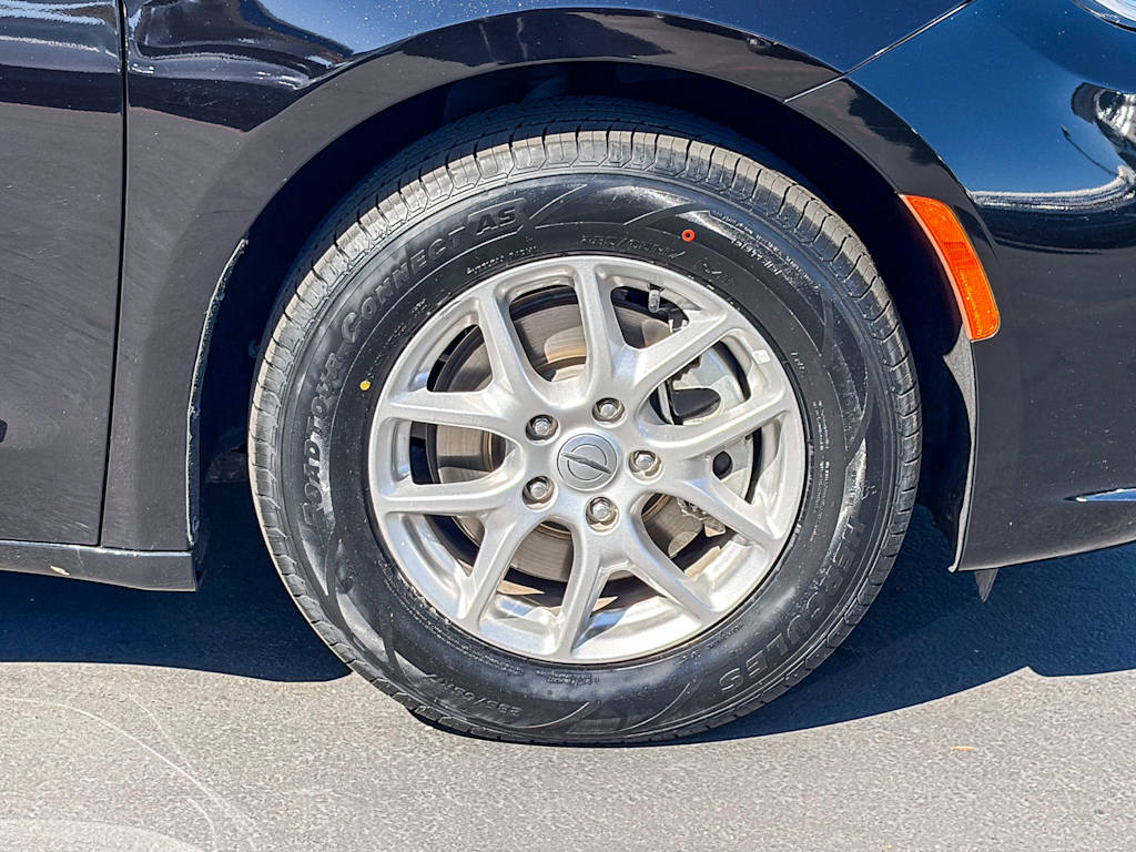 Thumbnail: 2024 Chrysler Pacifica - 6