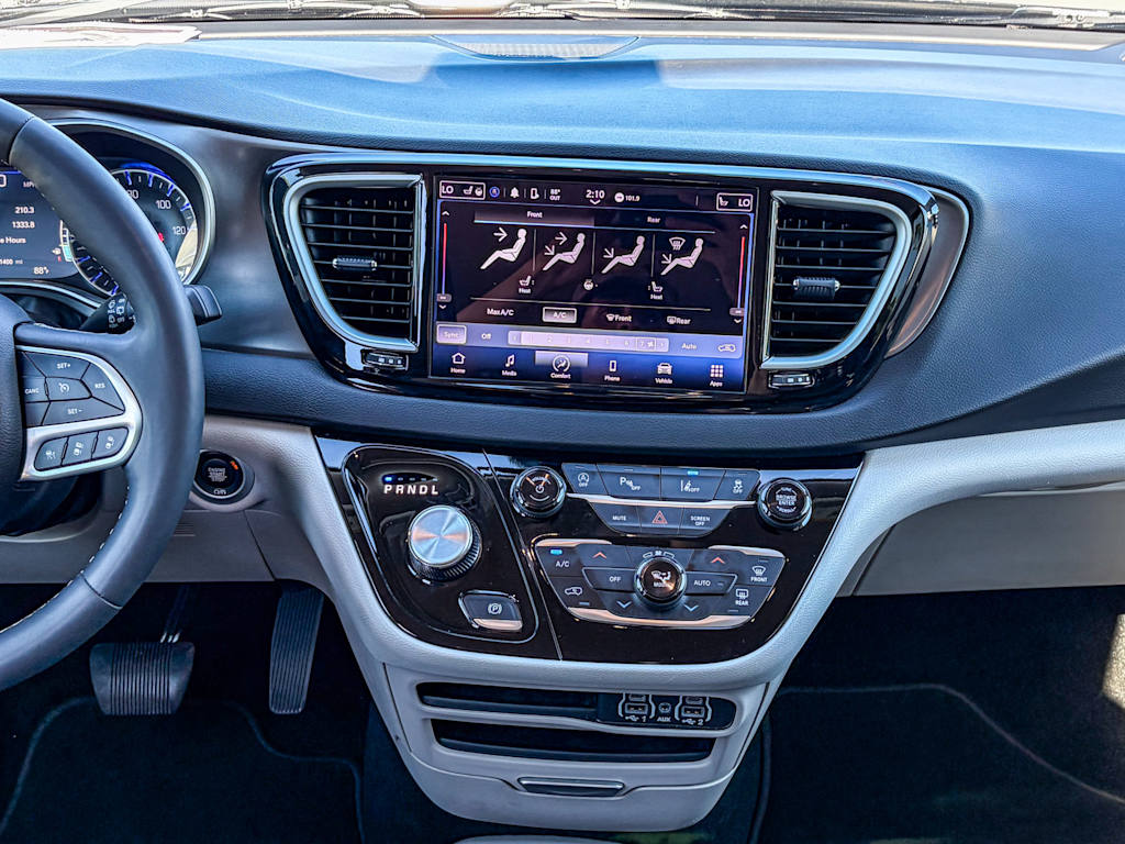 Thumbnail: 2024 Chrysler Pacifica - 12