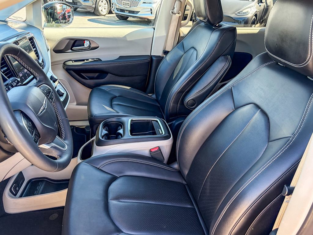 Thumbnail: 2024 Chrysler Pacifica - 10