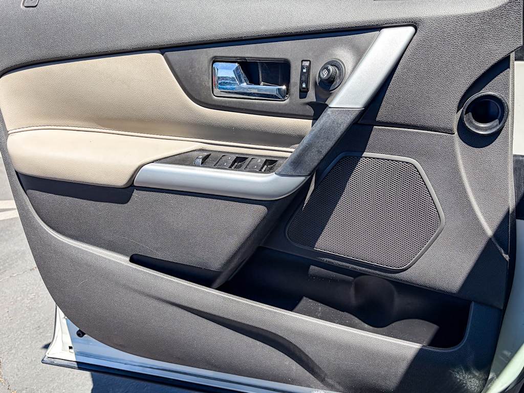 Thumbnail: 2013 Ford Edge - 22