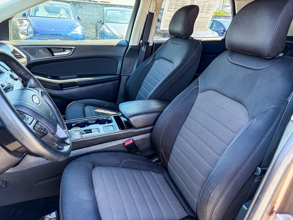 Thumbnail: 2019 Ford Edge - 10