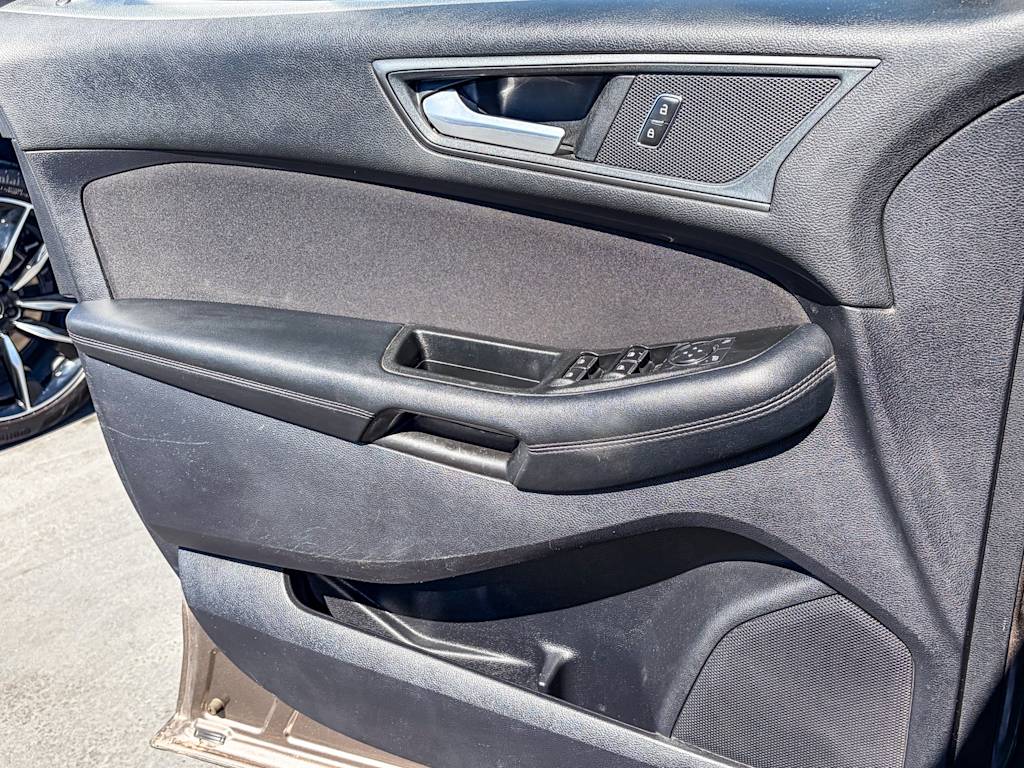 Thumbnail: 2019 Ford Edge - 21