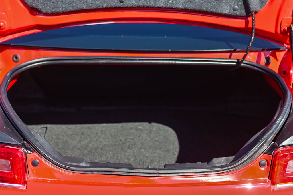 Thumbnail: 2014 Chevrolet Camaro - 15