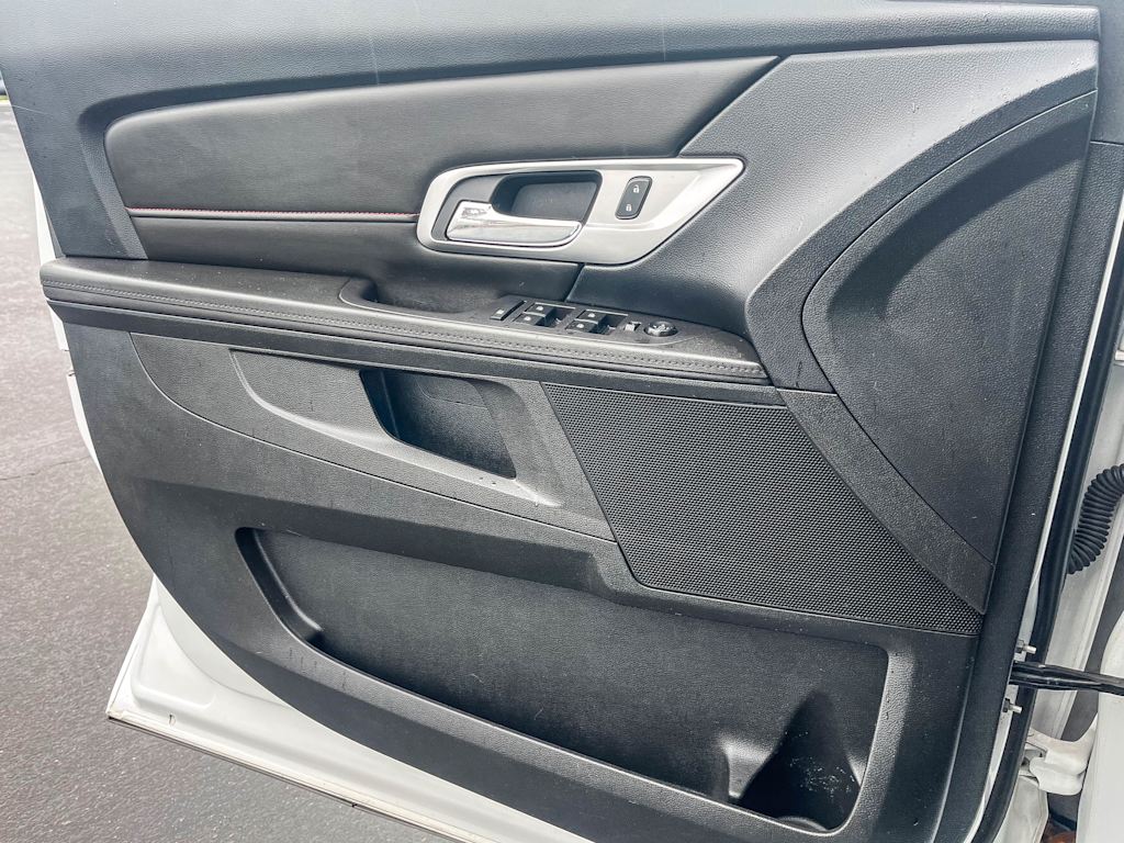 Thumbnail: 2017 GMC Terrain - 24