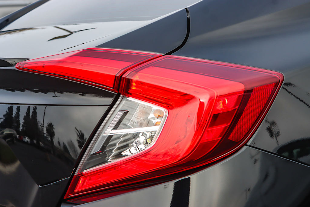 Thumbnail: 2016 Honda Civic - 18