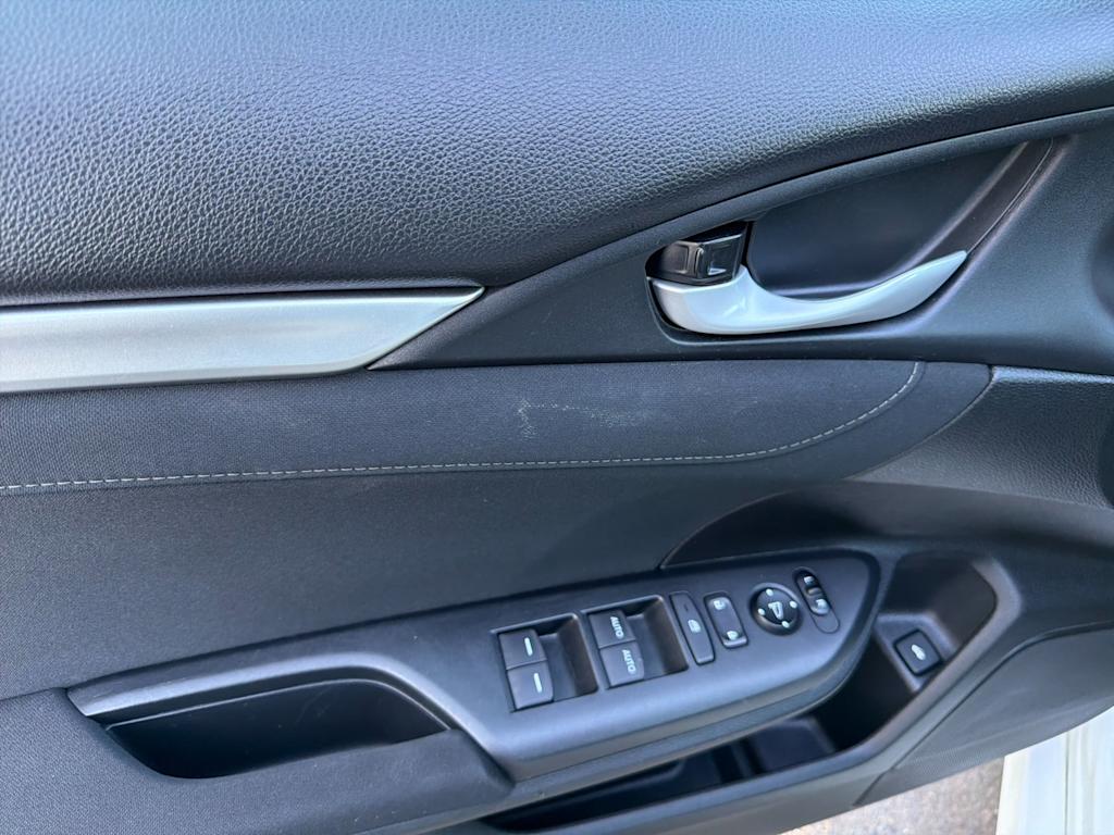 Thumbnail: 2016 Honda Civic - 19