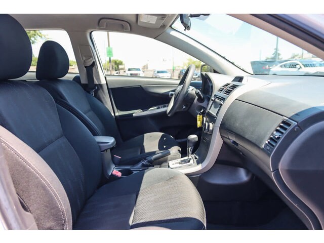 Thumbnail: 2013 Toyota Corolla - 9