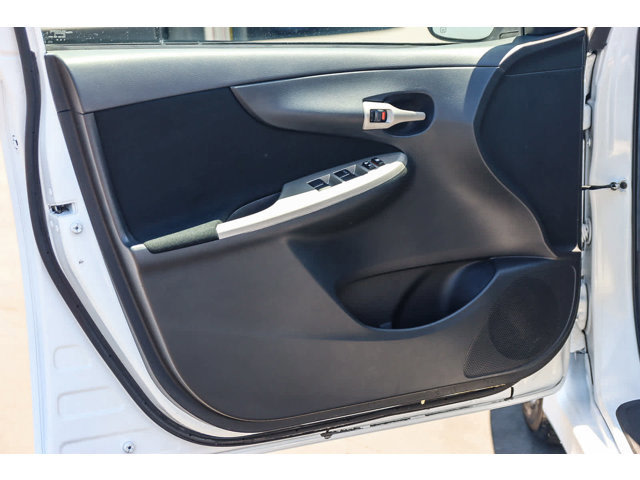 Thumbnail: 2013 Toyota Corolla - 22