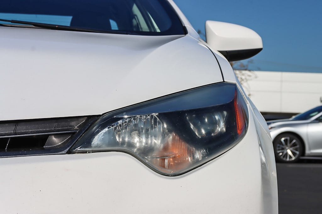 2015 Toyota Corolla LE 17