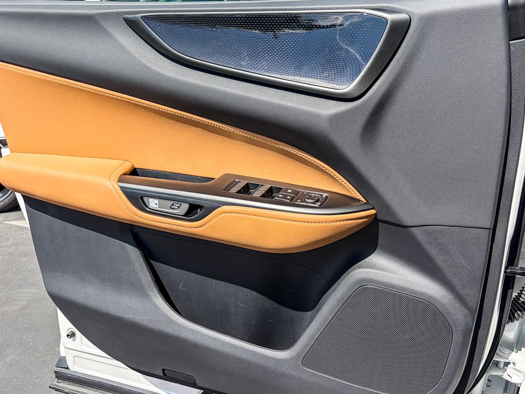 Thumbnail: 2024 Lexus ES - 23