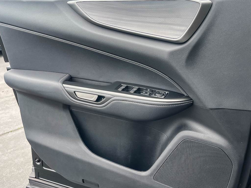 Thumbnail: 2024 Lexus ES - 23