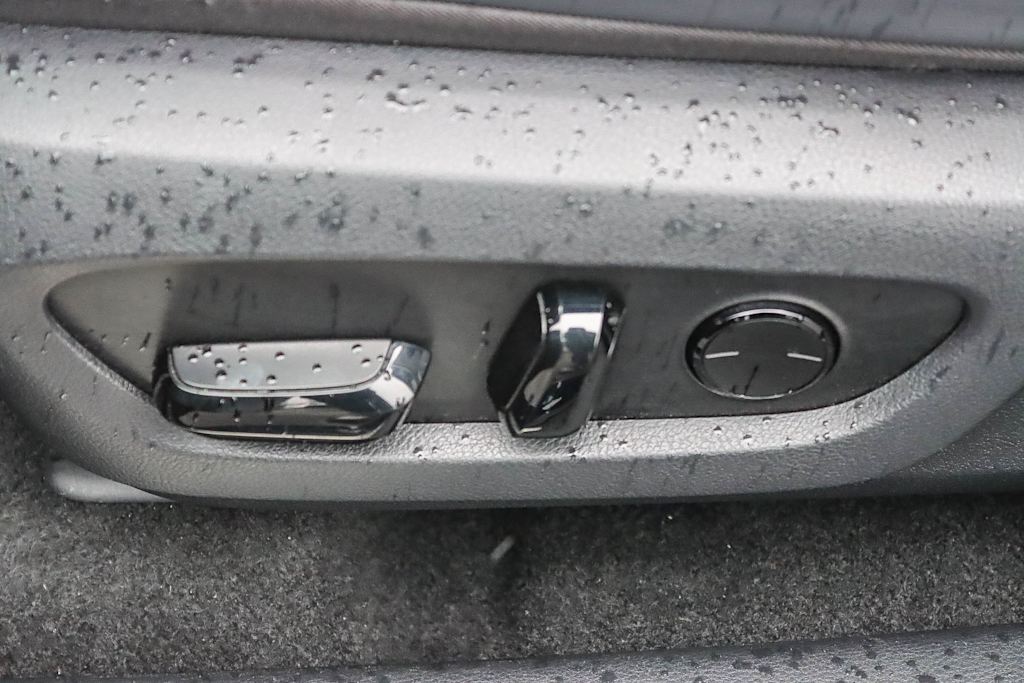 Thumbnail: 2023 Lexus RX - 24