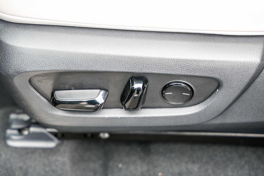 Thumbnail: 2024 Lexus RX - 24